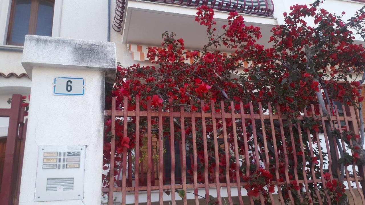 Apartmán La Vie En Rose Mattinata Exteriér fotografie