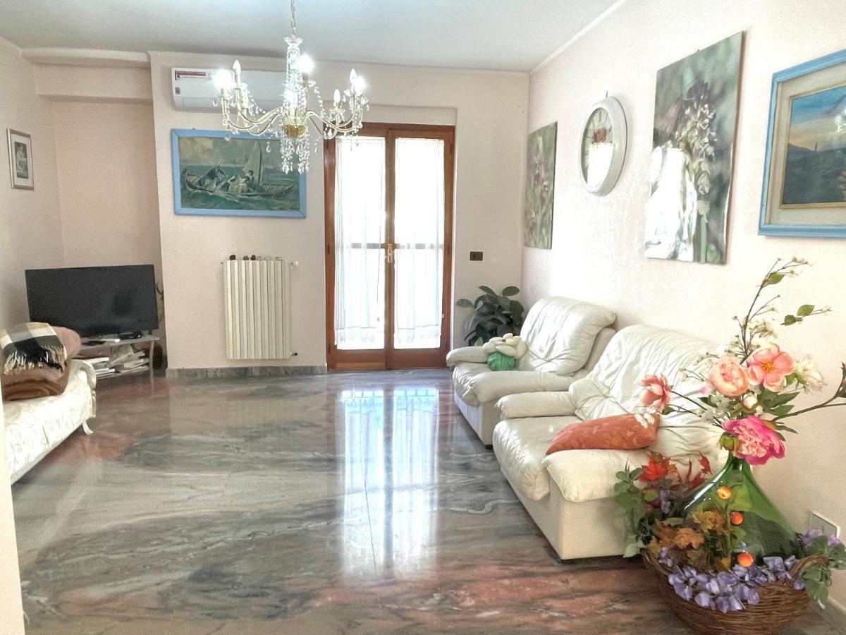 Apartmán La Vie En Rose Mattinata Exteriér fotografie