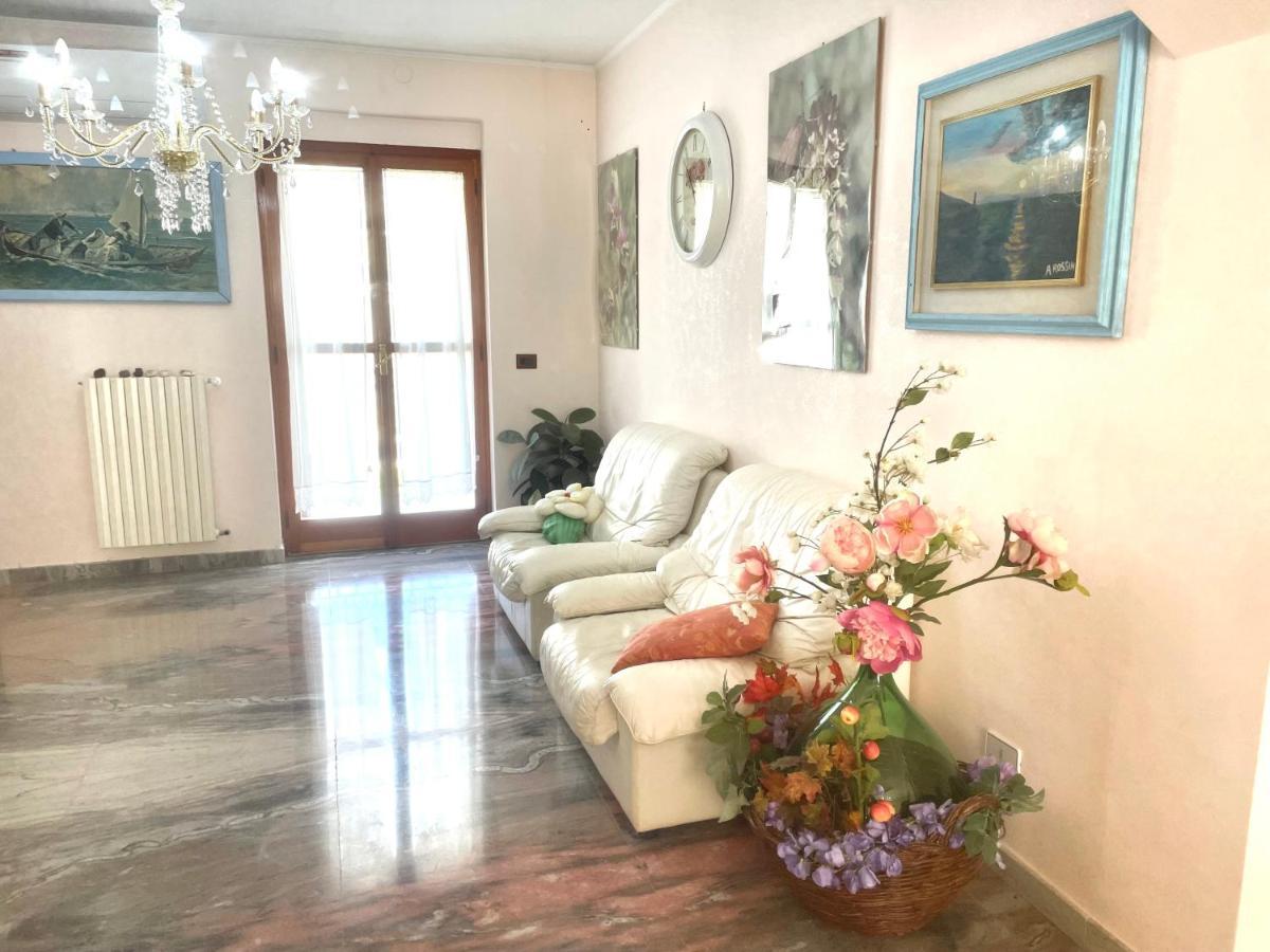 Apartmán La Vie En Rose Mattinata Exteriér fotografie